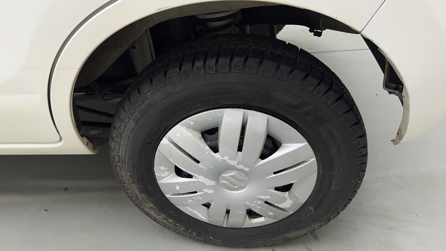Used 2013 Maruti Suzuki Alto 800 Lxi Petrol Manual tyres LEFT REAR TYRE RIM VIEW
