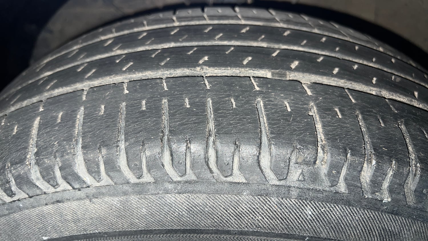 Used 2019 Maruti Suzuki Dzire ZXi Plus AMT Petrol Automatic tyres LEFT FRONT TYRE TREAD VIEW