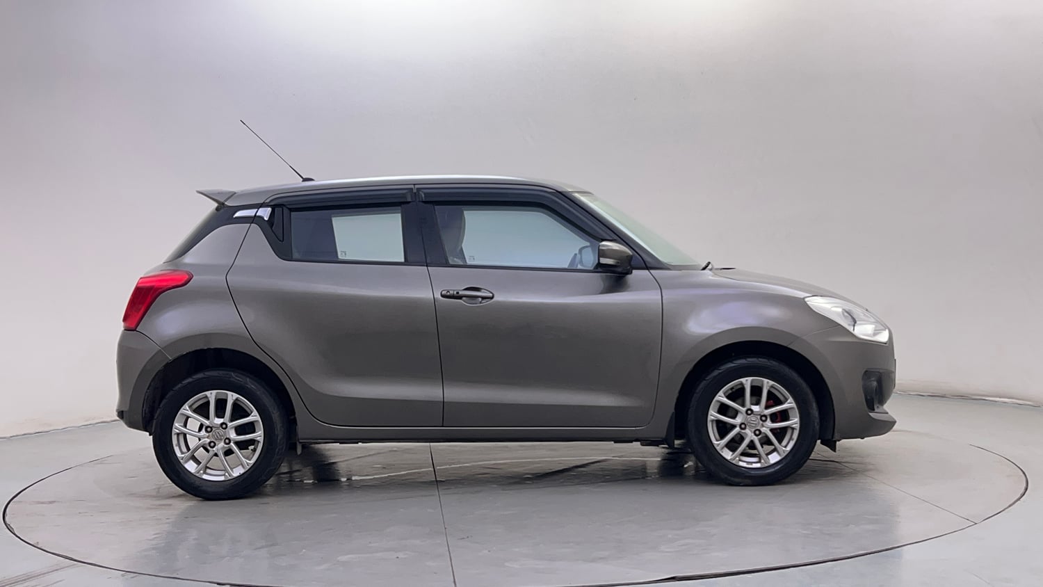 Used 2018 Maruti Suzuki Swift ZXi AMT Petrol Automatic exterior RIGHT SIDE VIEW