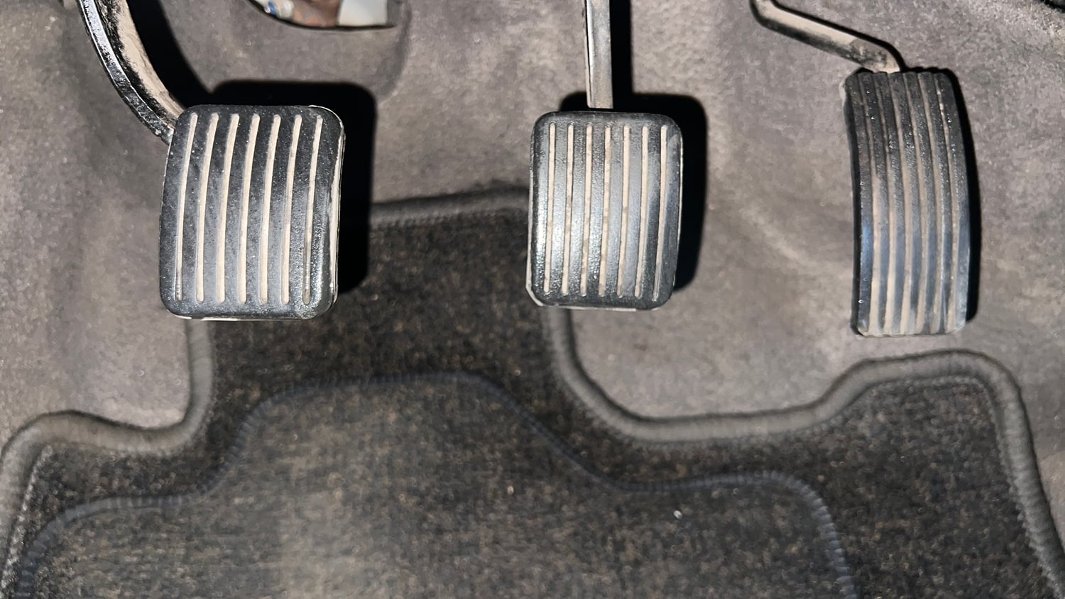 Used 2015 Hyundai i10 Magna 1.1 iRDE2 Petrol Manual interior PEDALS VIEW