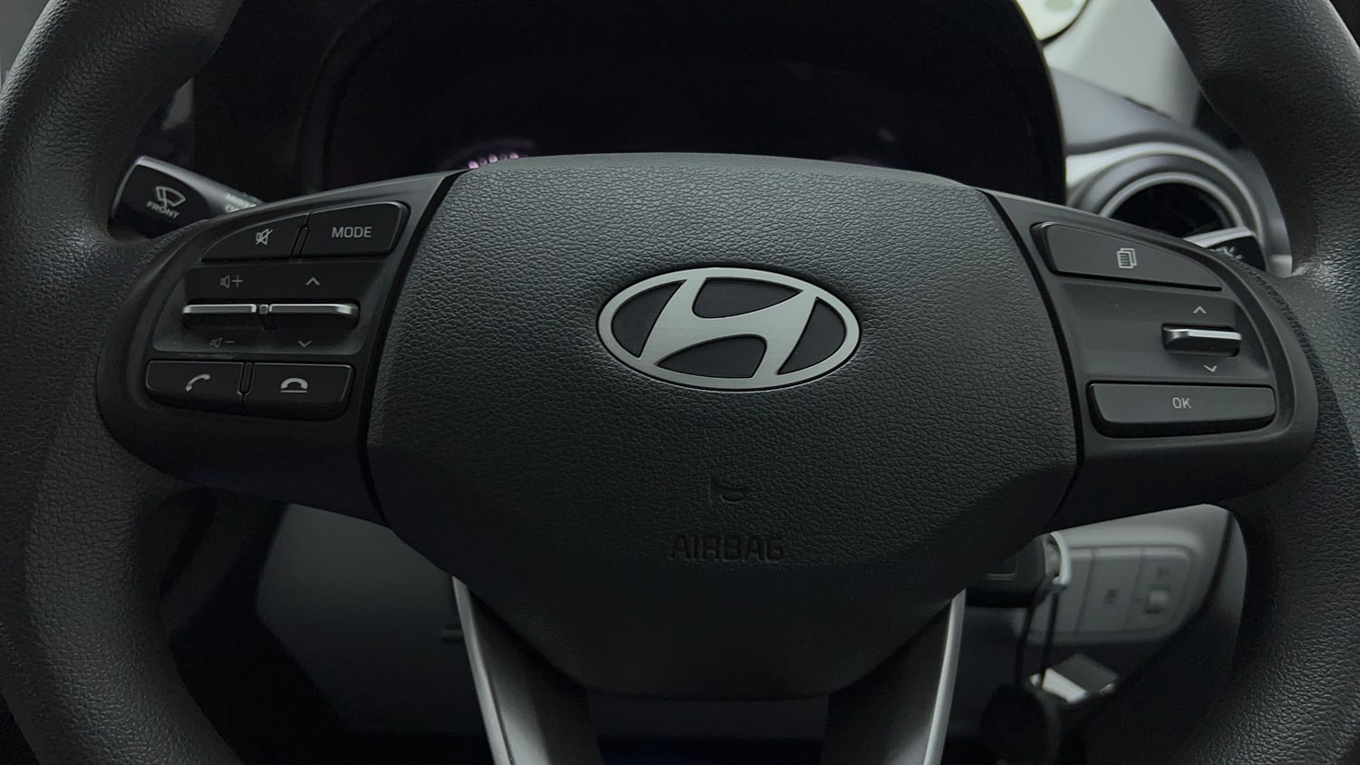 Used 2024 Hyundai Grand i10 Nios Magna 1.2 Kappa AMT Petrol Automatic top_features Steering mounted controls