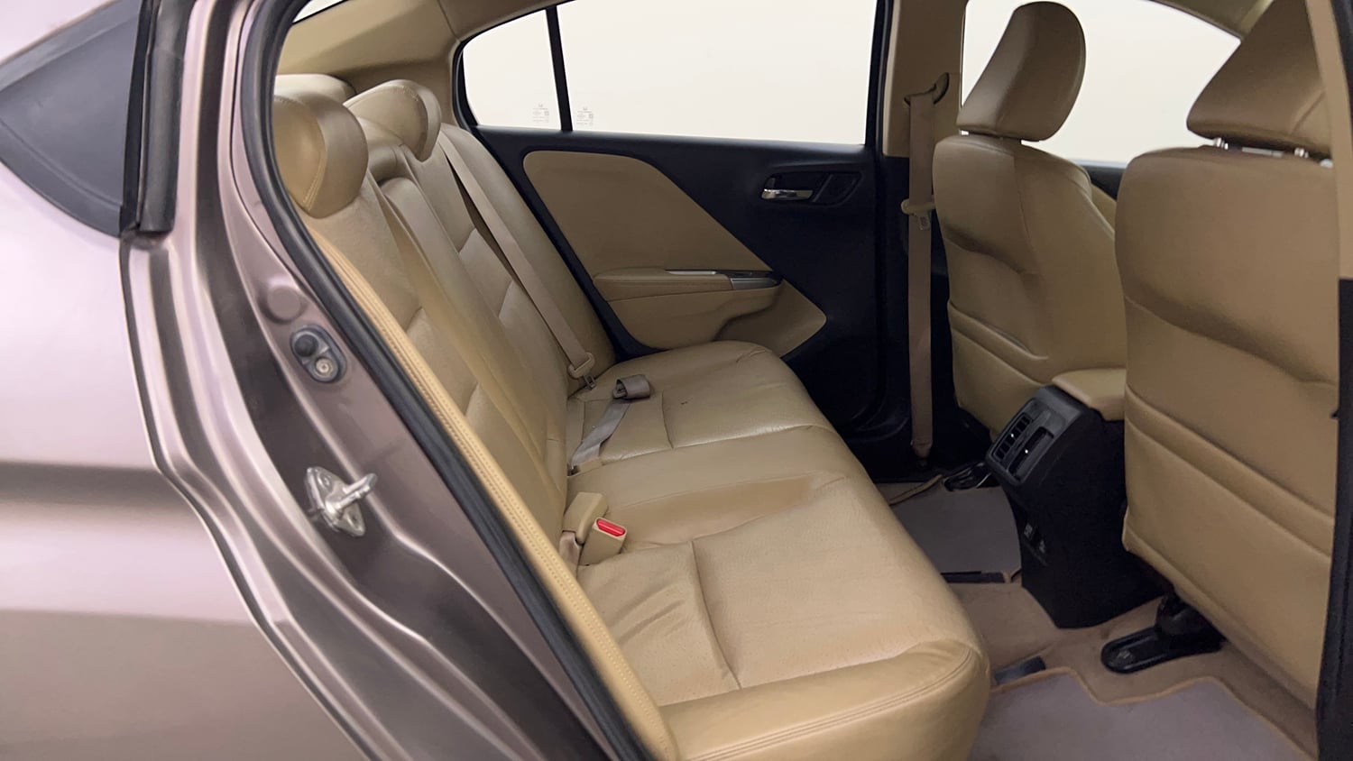 Used 2016 Honda City VX CVT Petrol Automatic interior RIGHT SIDE REAR DOOR CABIN VIEW