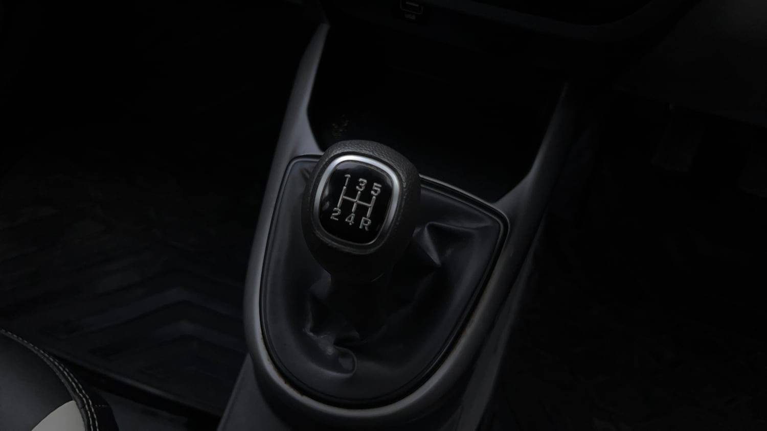 Used 2020 Hyundai Grand i10 Nios Sportz 1.2 Kappa VTVT Petrol Manual interior GEAR  KNOB VIEW