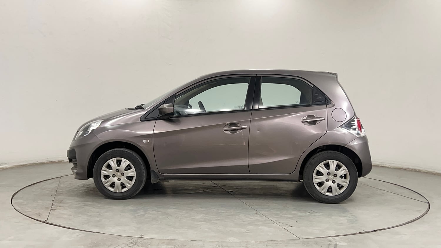 Used 2013 Honda Brio S MT Petrol Manual exterior LEFT SIDE VIEW