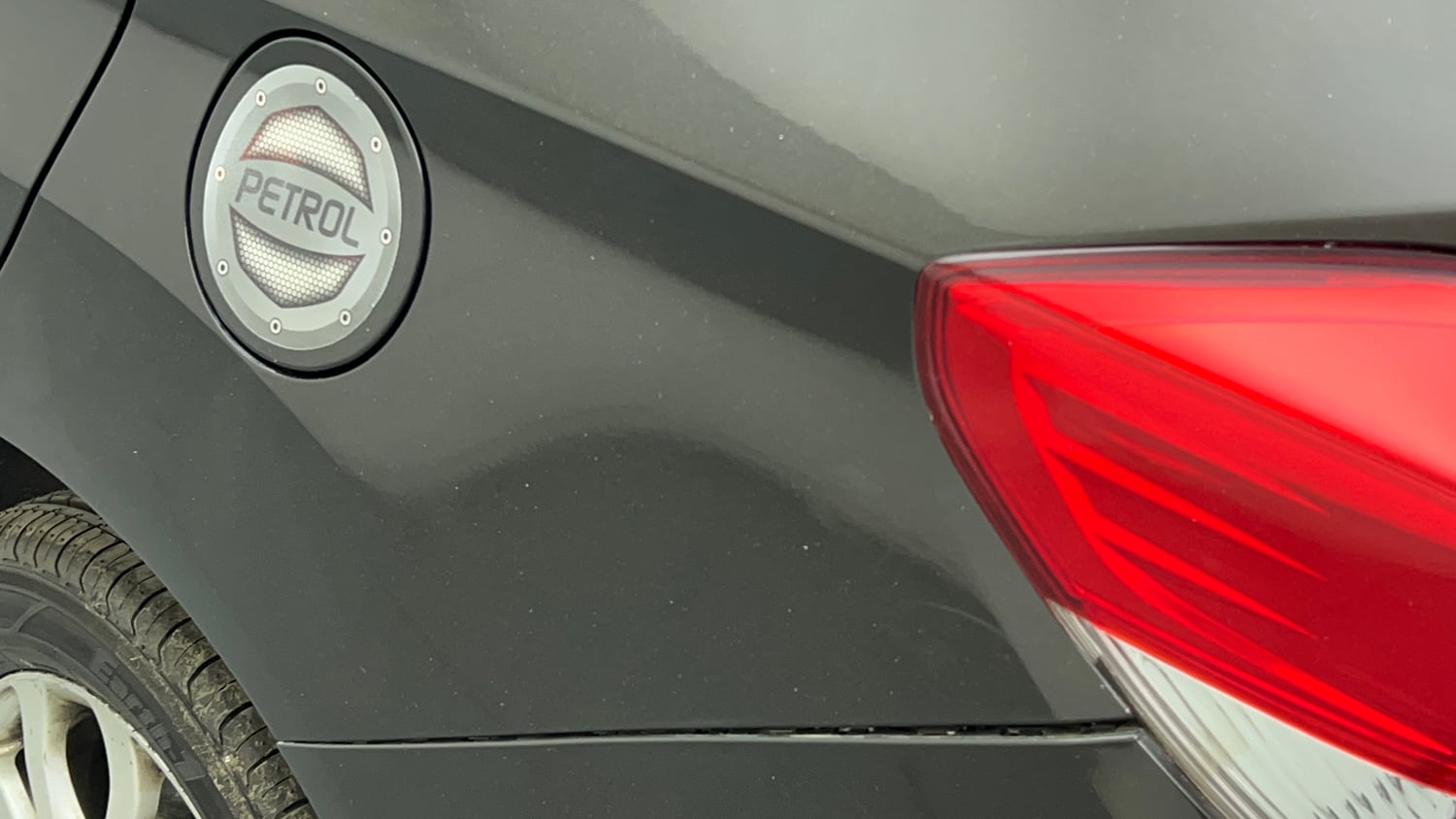 Used 2015 Honda Amaze 1.2 VX i-VTEC Petrol Manual dents MINOR SCRATCH