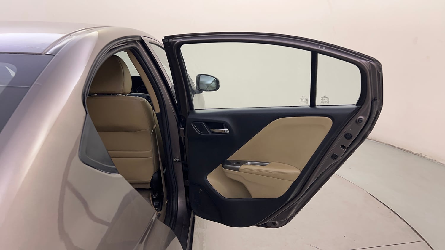 Used 2016 Honda City VX CVT Petrol Automatic interior RIGHT REAR DOOR OPEN VIEW
