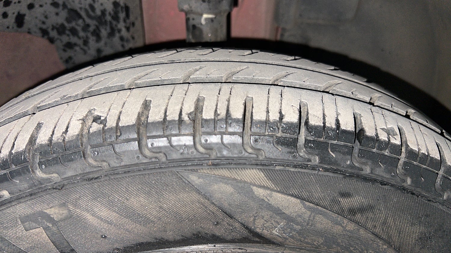 Used 2017 Renault Kwid 1.0 RXT AMT Petrol Automatic tyres RIGHT FRONT TYRE TREAD VIEW
