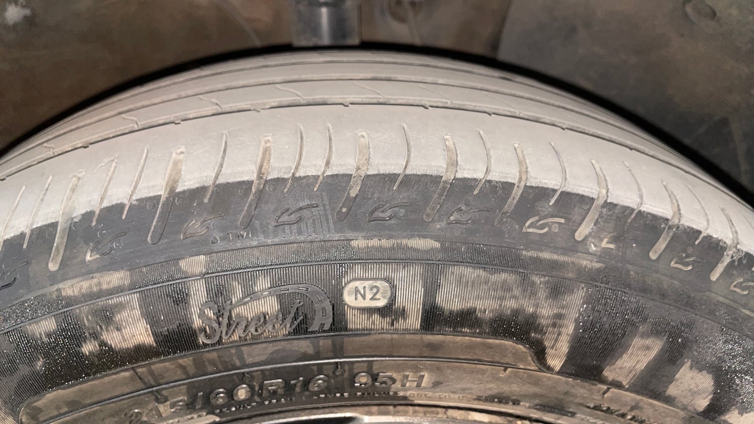 Used 2020 Hyundai Venue SX 1.5 CRDi Diesel Manual tyres RIGHT FRONT TYRE TREAD VIEW