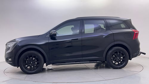 Used 2025 Mahindra XUV700 AX7 Luxury Pack Petrol AT 7 STR Petrol Automatic exterior LEFT SIDE VIEW