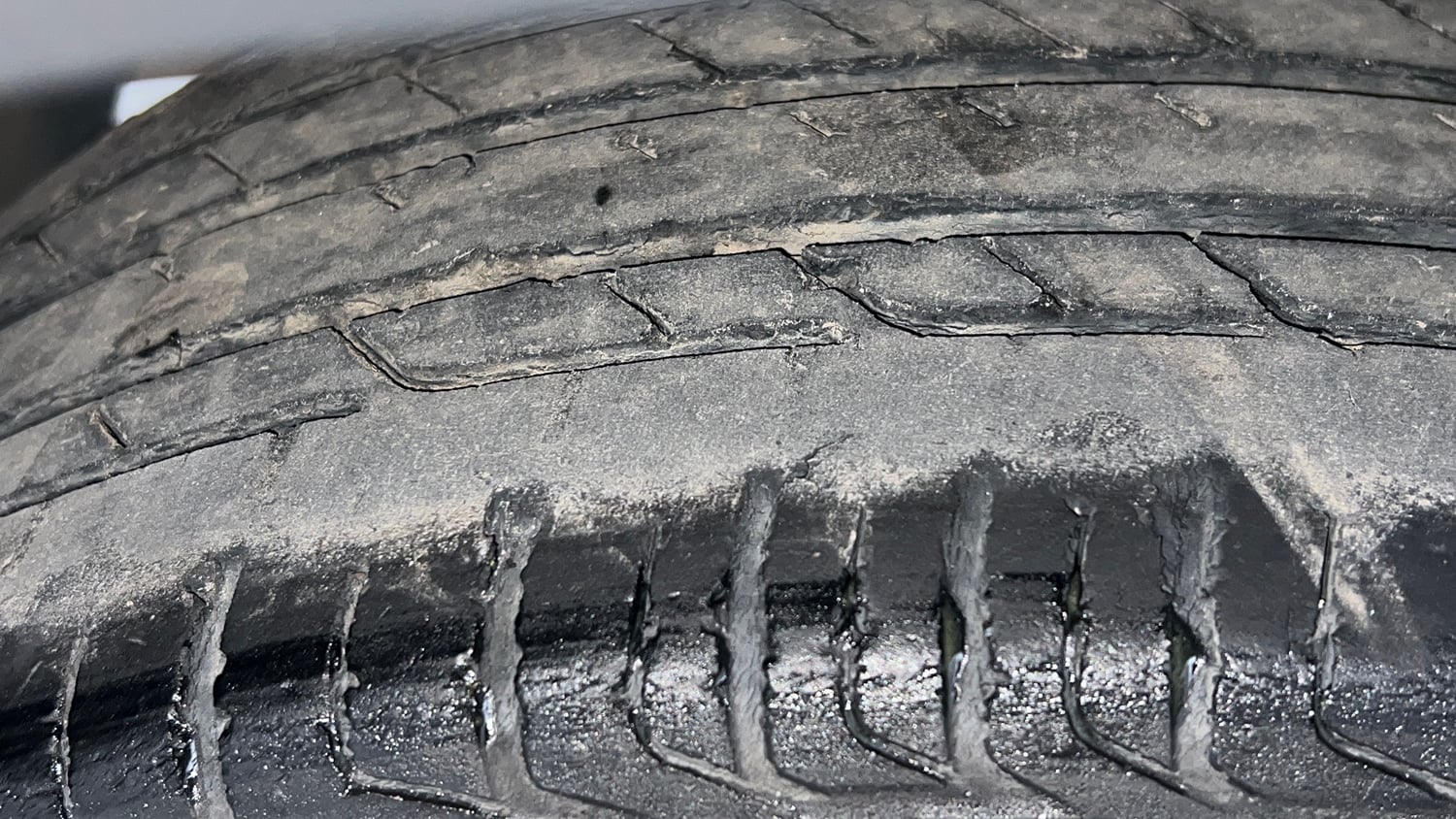 Used 2022 Tata Nexon XZA Plus Diesel Diesel Automatic tyres RIGHT REAR TYRE TREAD VIEW