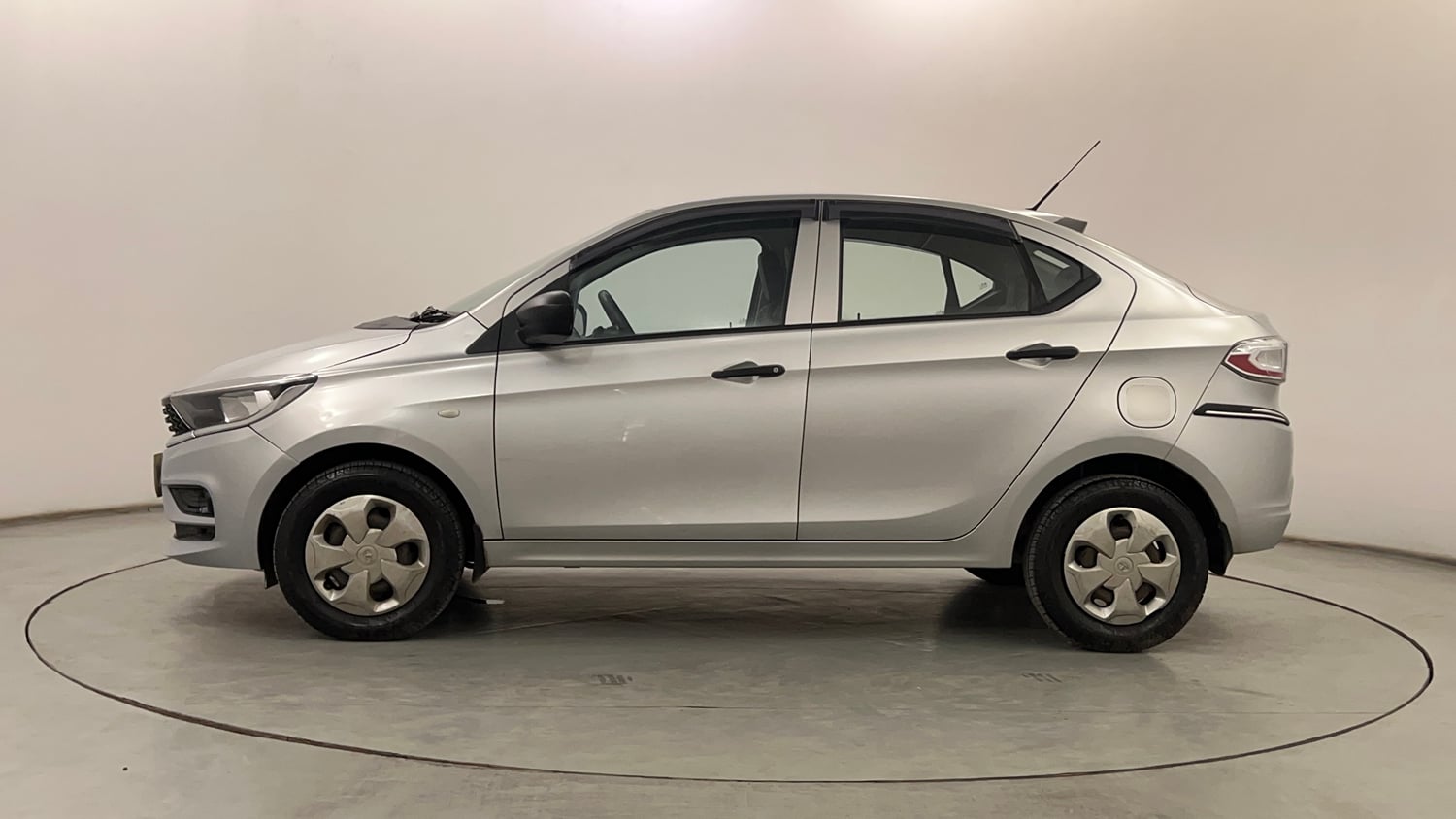 Used 2020 Tata Tigor XM Petrol Manual exterior LEFT SIDE VIEW