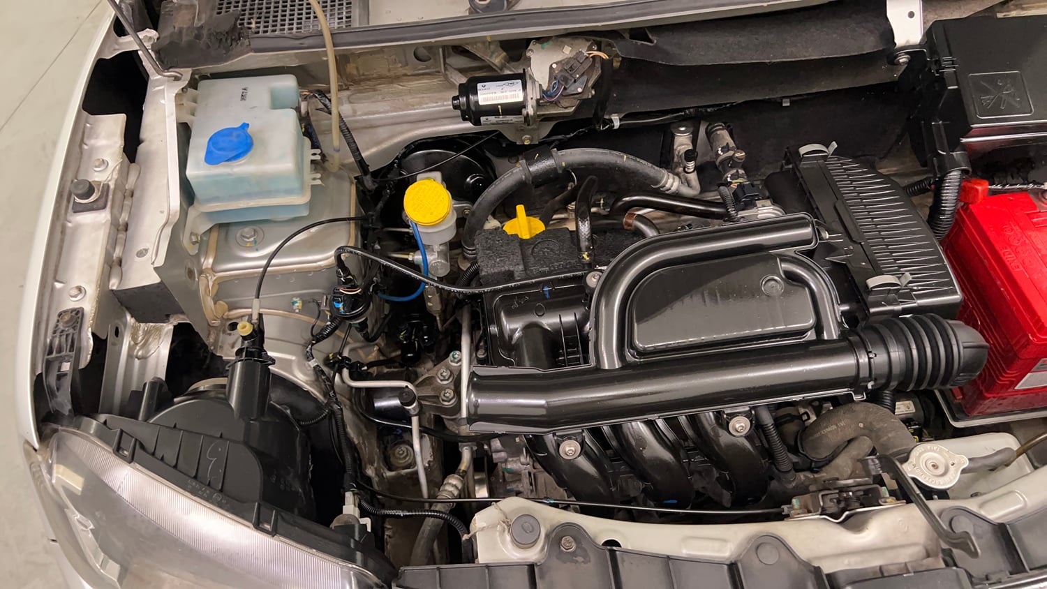 Used 2019 Renault Kwid 1.0 RXT AMT Opt Petrol Automatic engine ENGINE RIGHT SIDE VIEW