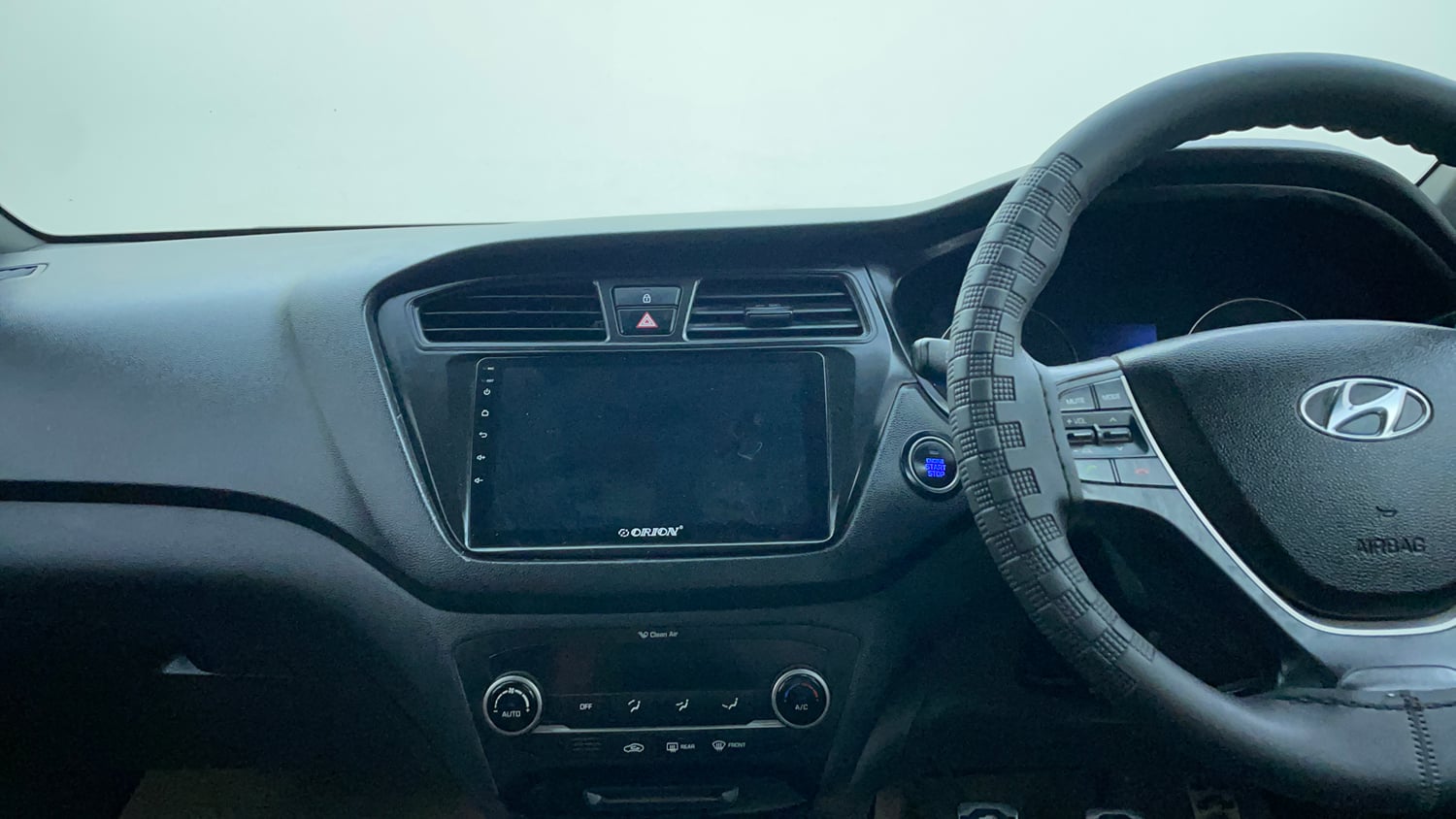 Used 2016 Hyundai i20 Active 1.2 SX Petrol Manual interior MUSIC SYSTEM & AC CONTROL VIEW