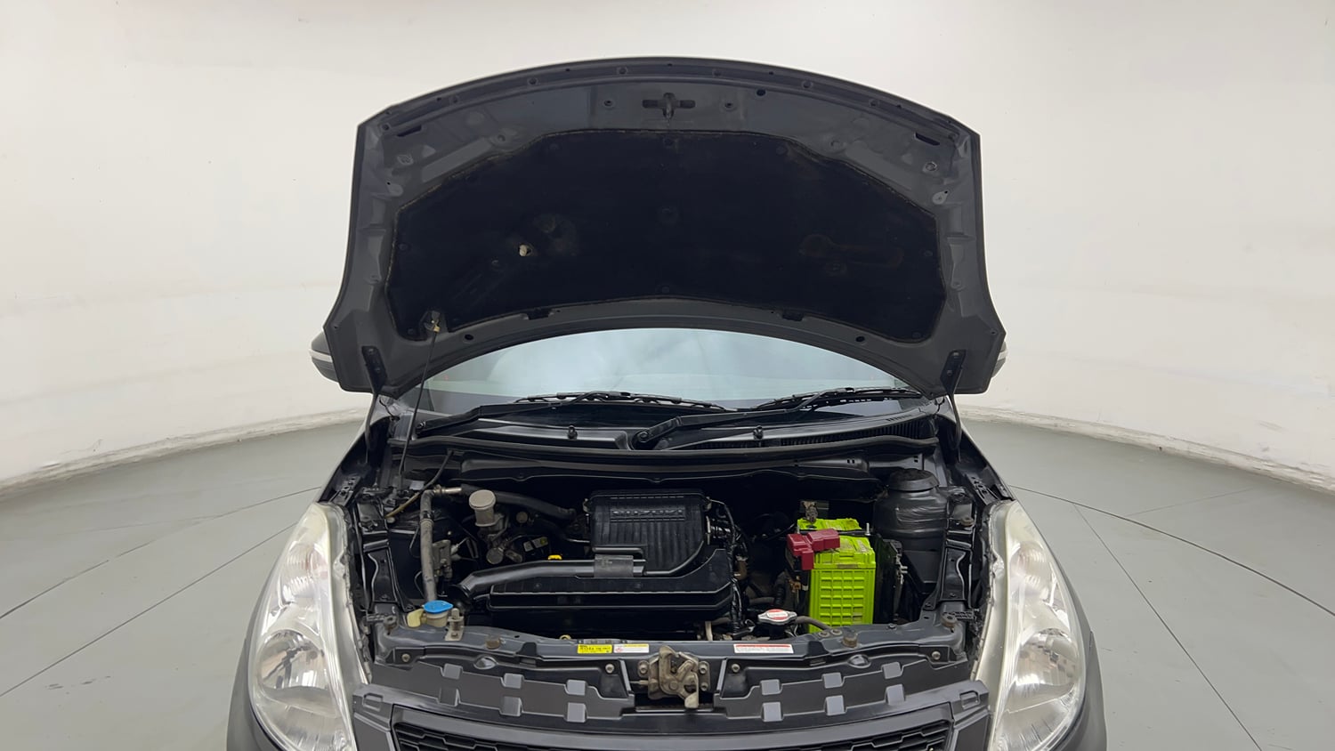 Used 2015 Maruti Suzuki Swift VXi Petrol Manual engine ENGINE & BONNET OPEN FRONT VIEW