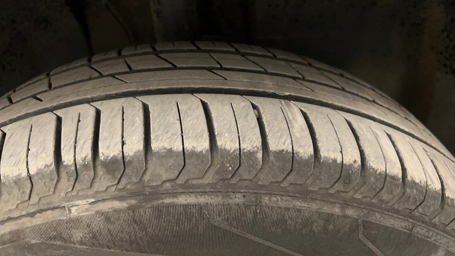 Used 2023 Tata Punch Camo Accomplished MT Petrol Manual tyres RIGHT FRONT TYRE TREAD VIEW