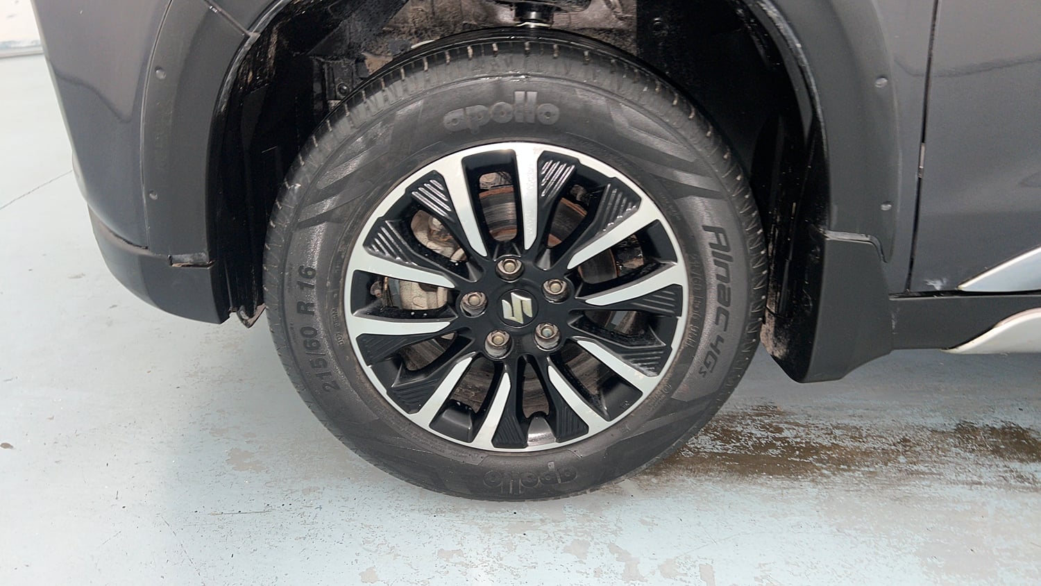 Used 2022 maruti-suzuki Vitara Brezza ZXi Plus Petrol Manual tyres LEFT FRONT TYRE RIM VIEW