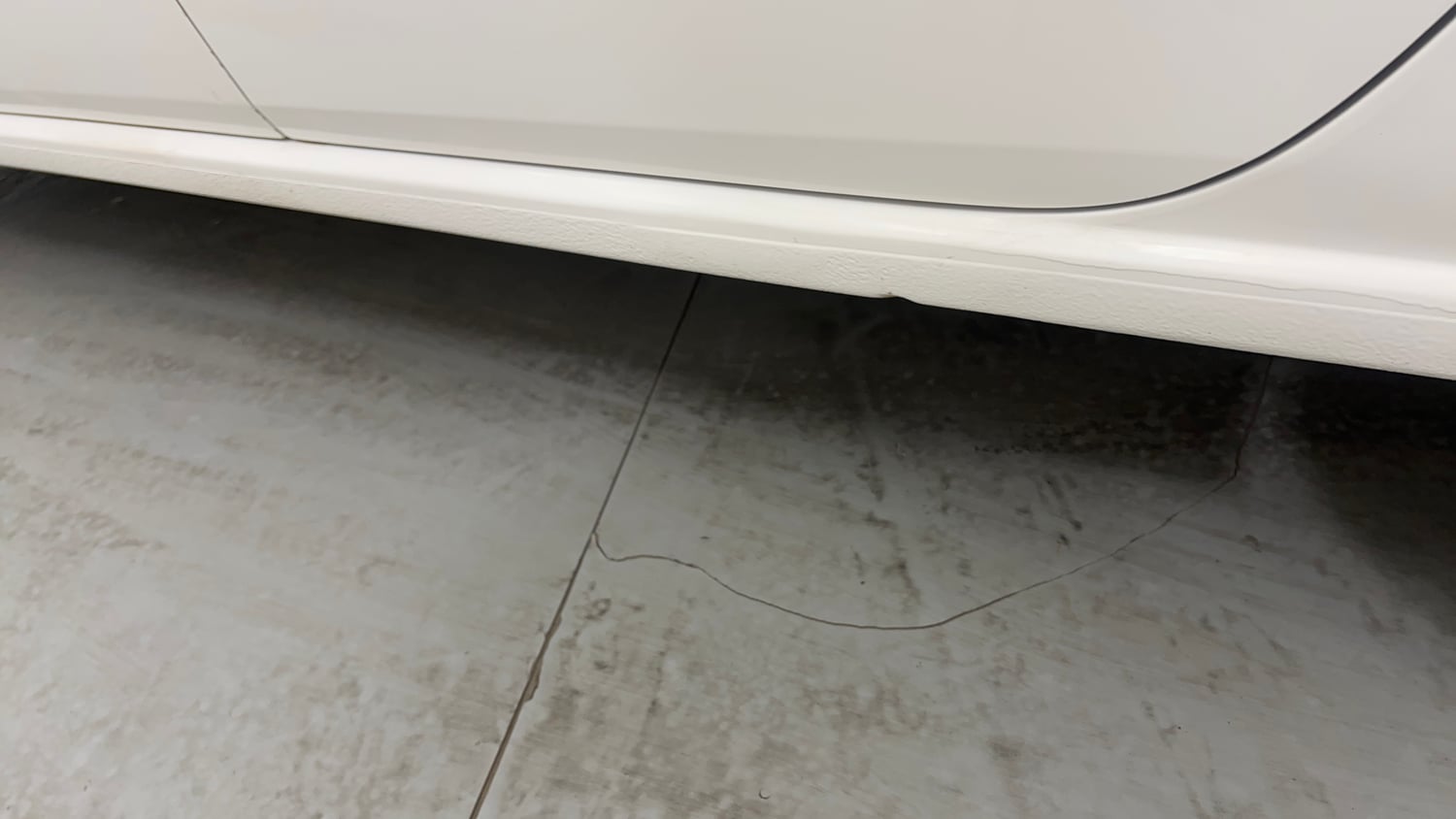 Used 2013 Volkswagen Vento Highline Petrol Petrol Manual dents MINOR SCRATCH