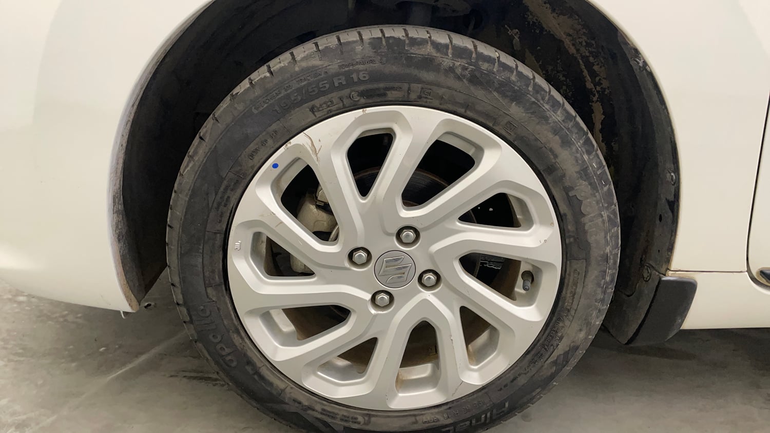 Used 2023 Maruti Suzuki Baleno Zeta AGS Petrol Automatic tyres LEFT FRONT TYRE RIM VIEW
