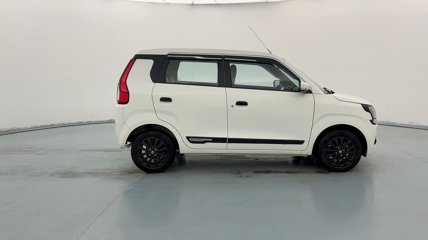 Used 2024 Maruti Suzuki Wagon R ZXI Plus 1.2 Petrol Manual exterior RIGHT SIDE VIEW