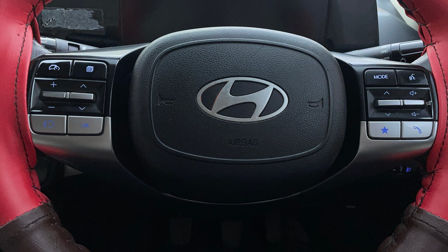 Used 2023 Hyundai Verna SX 1.5 Petrol MT Petrol Manual top_features Airbags