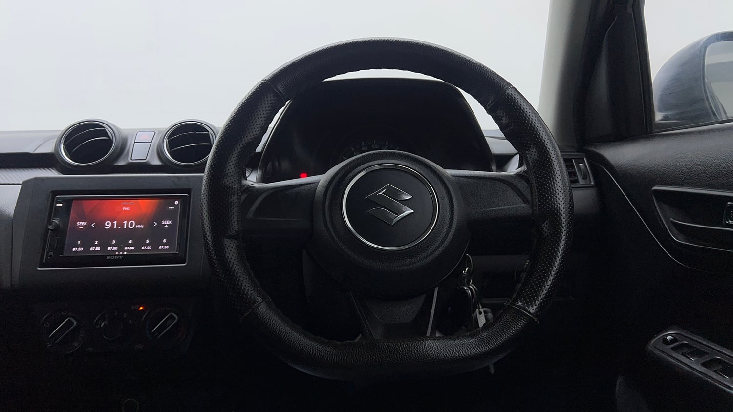 Used 2019 Maruti Suzuki Swift LXi Petrol Manual interior STEERING VIEW