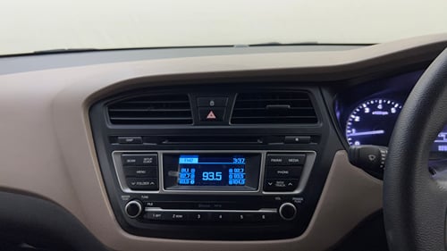Used 2015 Hyundai Elite i20 Sportz 1.2 Petrol Manual top_features Integrated (in-dash) music system