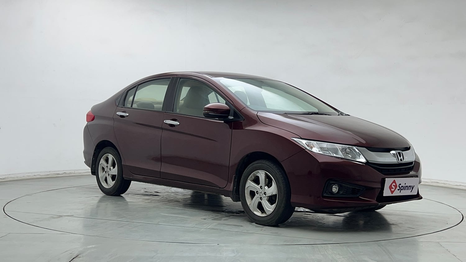 Used 2015 Honda City V Petrol Manual exterior RIGHT FRONT CORNER VIEW
