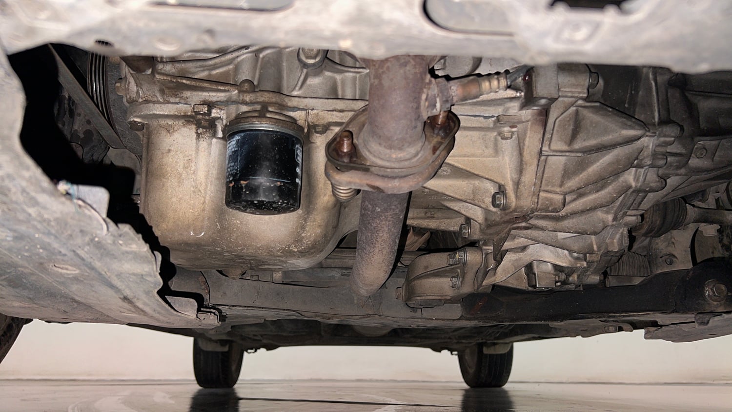Used 2018 Maruti Suzuki Swift ZXi AMT Petrol Automatic extra FRONT LEFT UNDERBODY VIEW