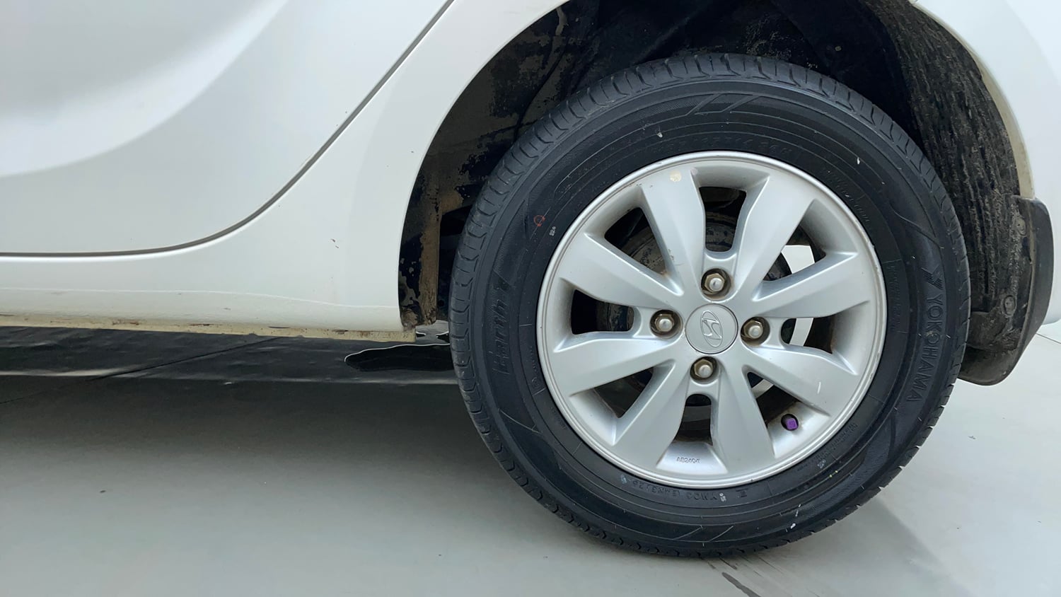 Used 2013 Hyundai i20 Sportz 1.2 Petrol Manual tyres LEFT REAR TYRE RIM VIEW