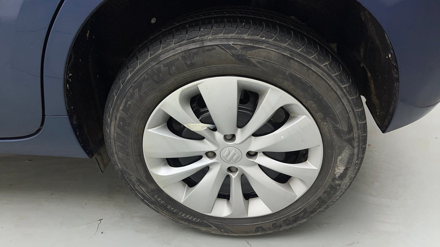 Used 2017 Maruti Suzuki Baleno Delta 1.2 Petrol Manual tyres LEFT REAR TYRE RIM VIEW