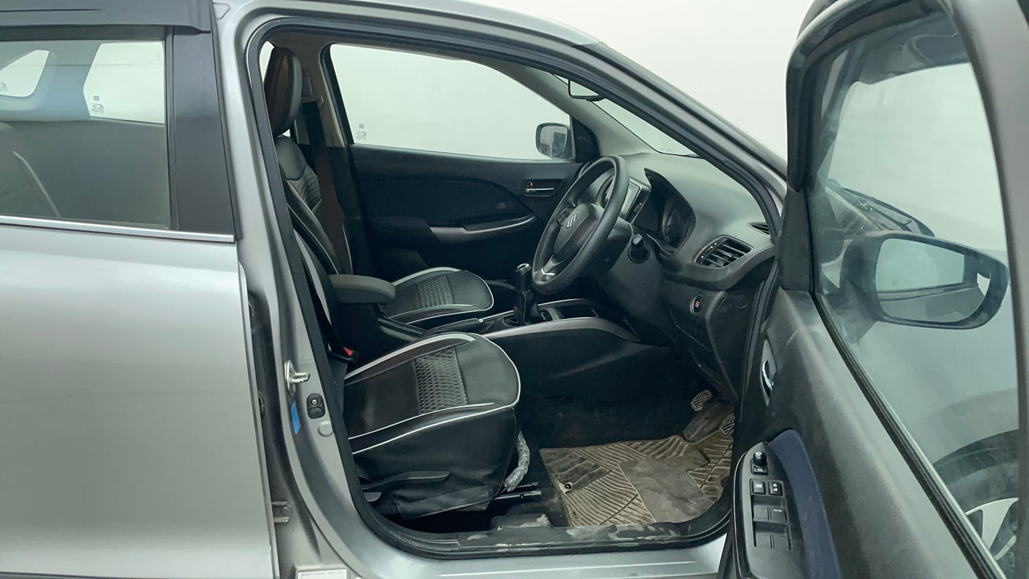 Used 2020 Maruti Suzuki Baleno Zeta Petrol Manual interior RIGHT SIDE FRONT DOOR CABIN VIEW