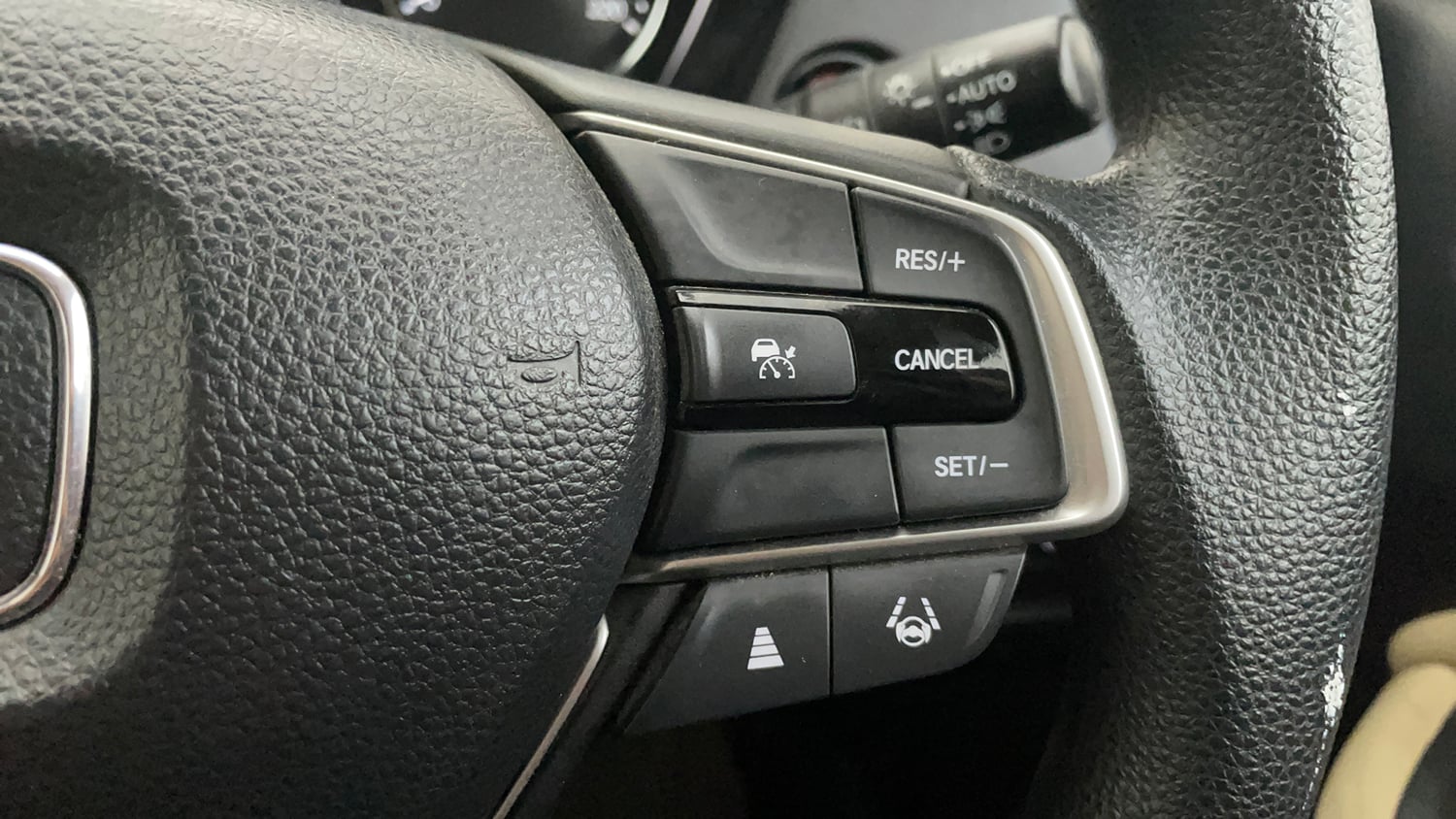 Used 2024 Honda City V Petrol MT Petrol Manual top_features Cruise control