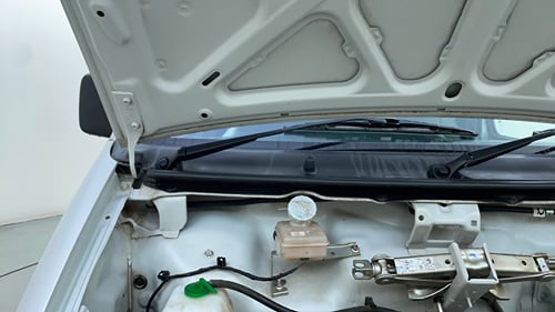 Used 2024 Maruti Suzuki Eeco 5 STR AC Petrol Manual engine ENGINE RIGHT SIDE HINGE & APRON VIEW