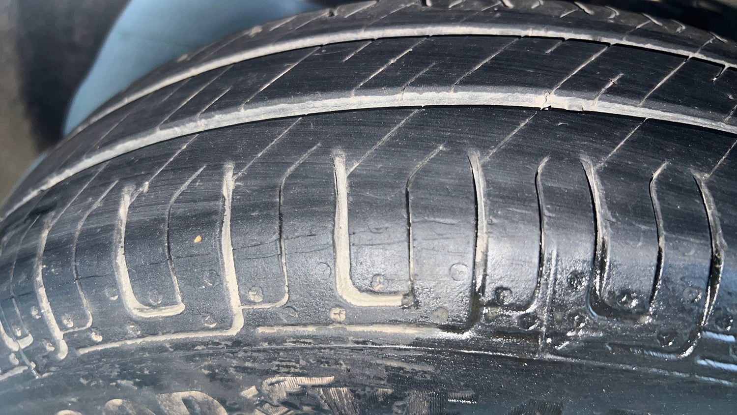 Used 2022 hyundai Santro Sportz Executive CNG Cng Manual tyres LEFT FRONT TYRE TREAD VIEW