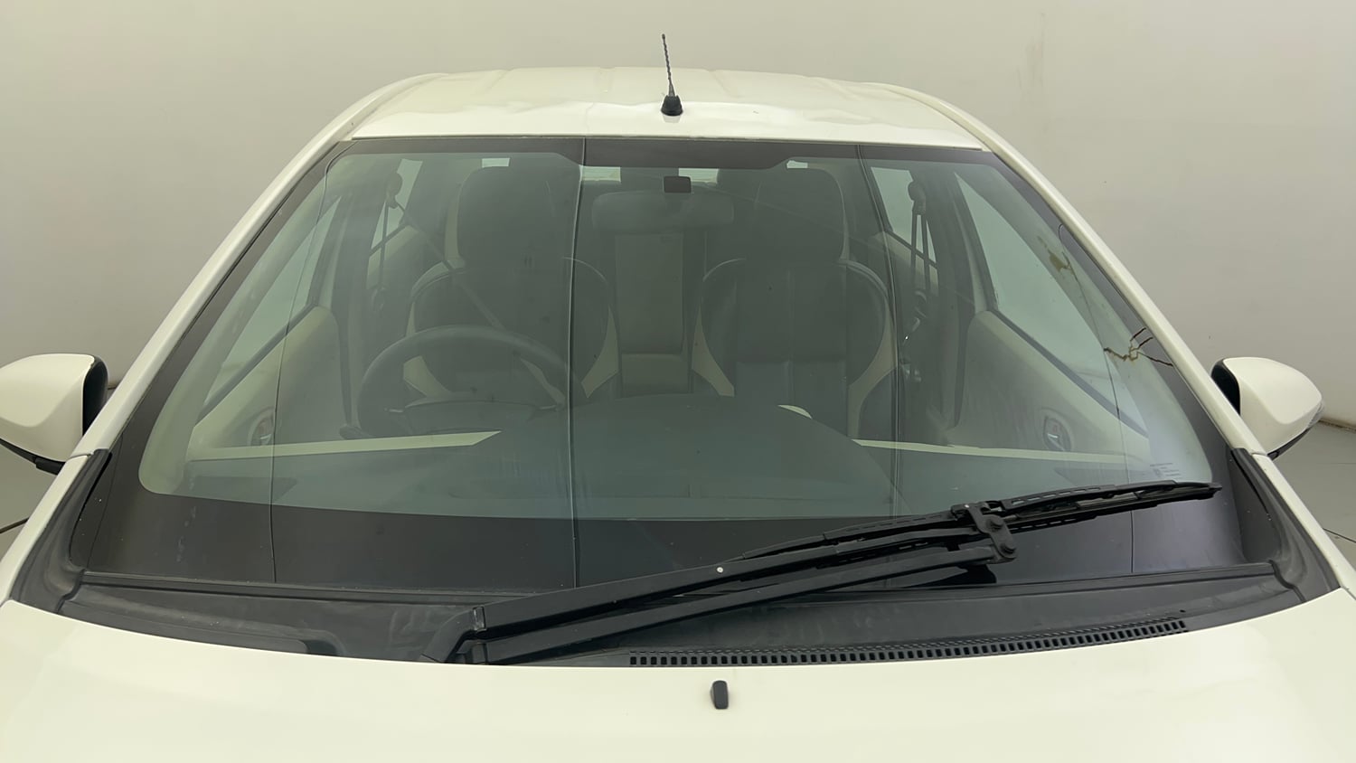 Used 2017 Toyota Platinum Etios V Petrol Manual exterior FRONT WINDSHIELD VIEW