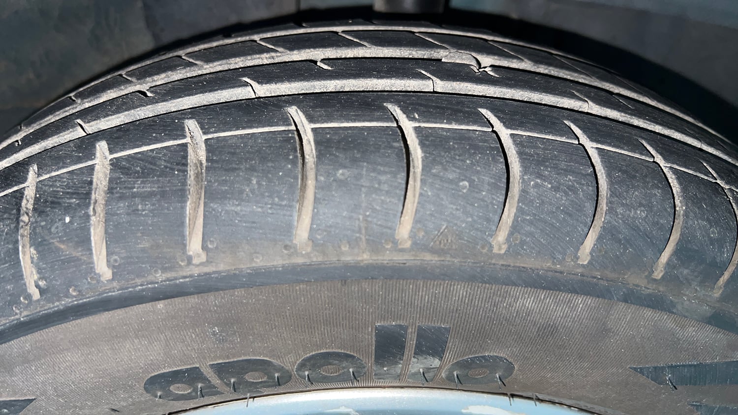 Used 2021 Renault Kwid RXT 1.0 AMT Opt Petrol Automatic tyres RIGHT FRONT TYRE TREAD VIEW
