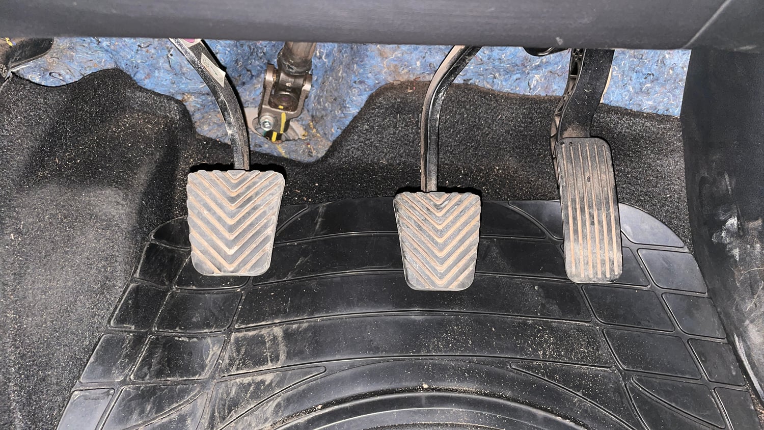 Used 2023 Hyundai Verna SX 1.5 Petrol MT Petrol Manual interior PEDALS VIEW