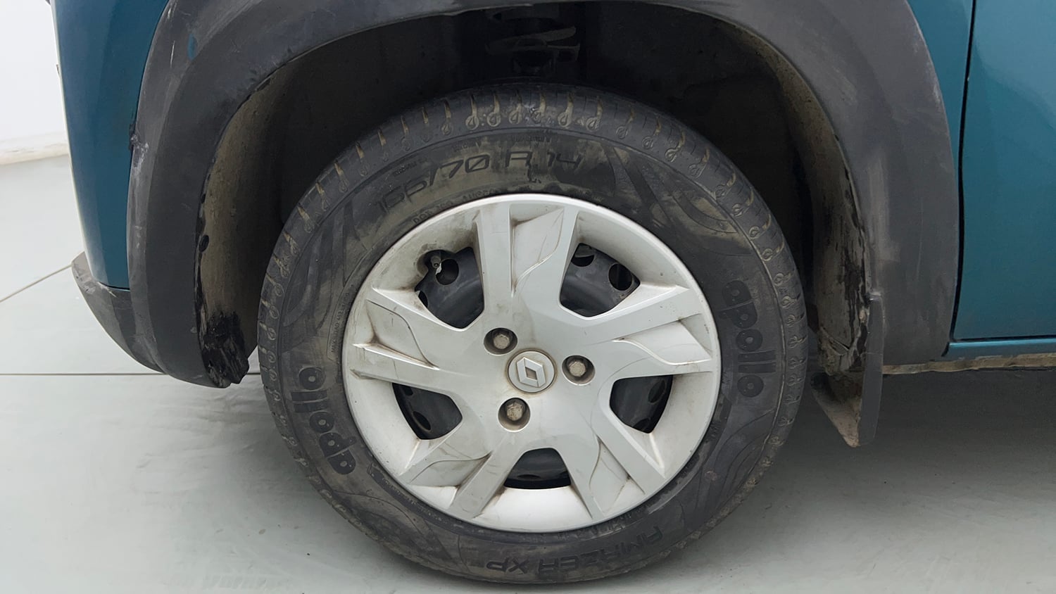Used 2022 Renault Kwid RXT 1.0 Petrol Manual tyres LEFT FRONT TYRE RIM VIEW