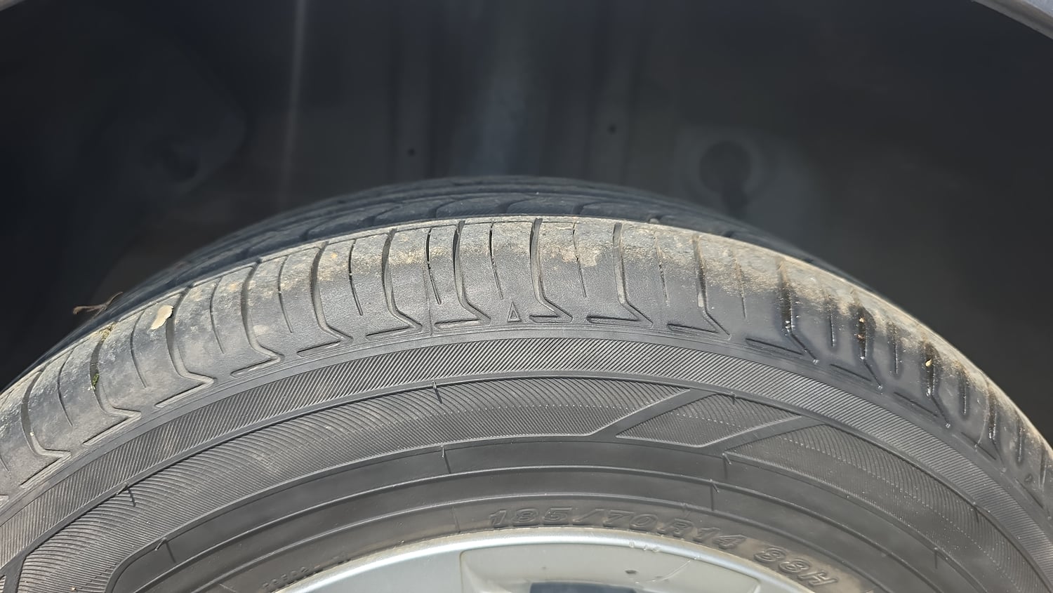 Used 2017 Hyundai Elite i20 Sportz 1.2 Petrol Manual tyres RIGHT REAR TYRE TREAD VIEW