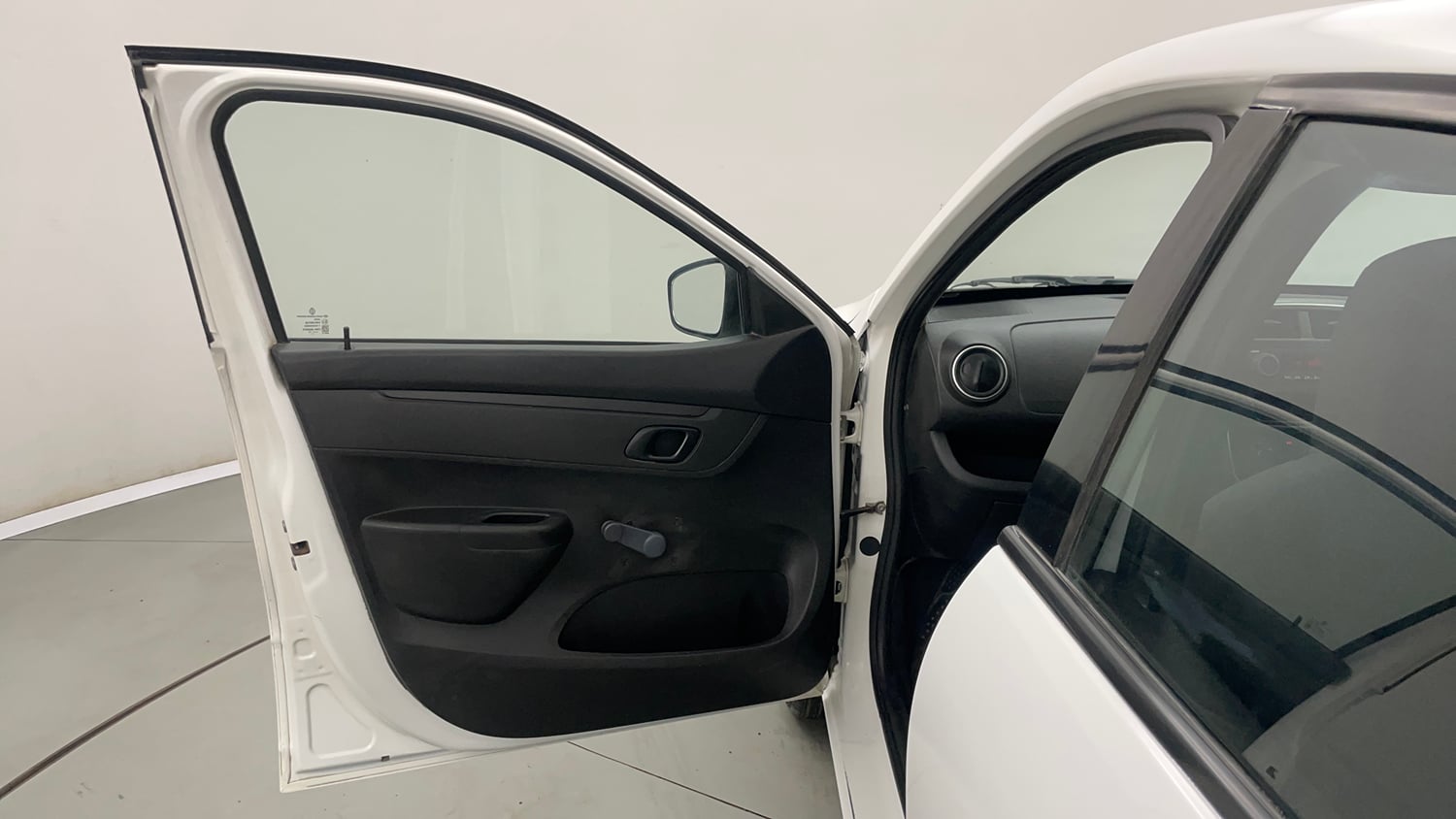 Used 2017 Renault Kwid 1.0 RXL Petrol Manual interior LEFT FRONT DOOR OPEN VIEW