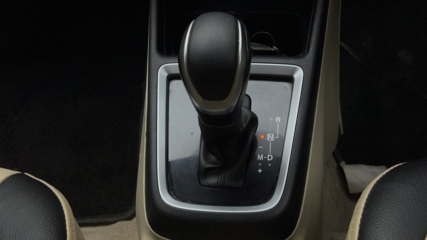 Used 2019 Maruti Suzuki Dzire ZXi Plus AMT Petrol Automatic interior GEAR  KNOB VIEW