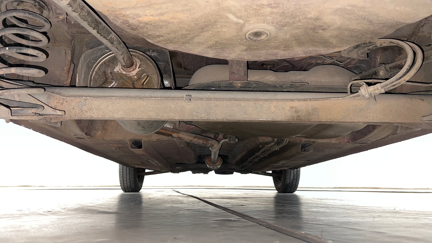 Used 2017 Renault Kwid 1.0 RXT AMT Petrol Automatic extra REAR UNDERBODY VIEW (TAKEN FROM REAR)