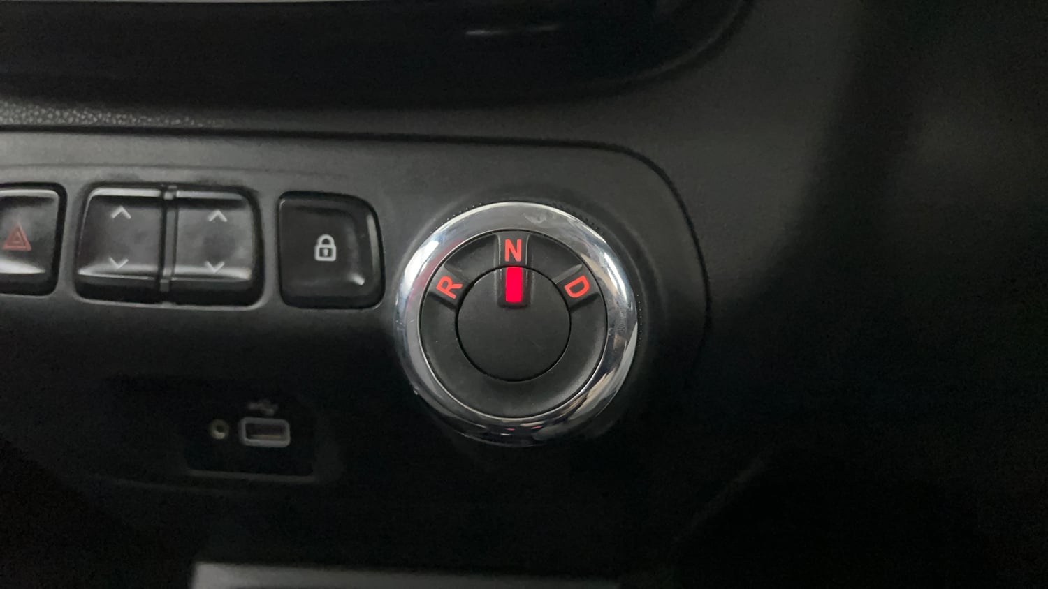 Used 2019 Renault Kwid 1.0 RXT AMT Opt Petrol Automatic interior GEAR  KNOB VIEW