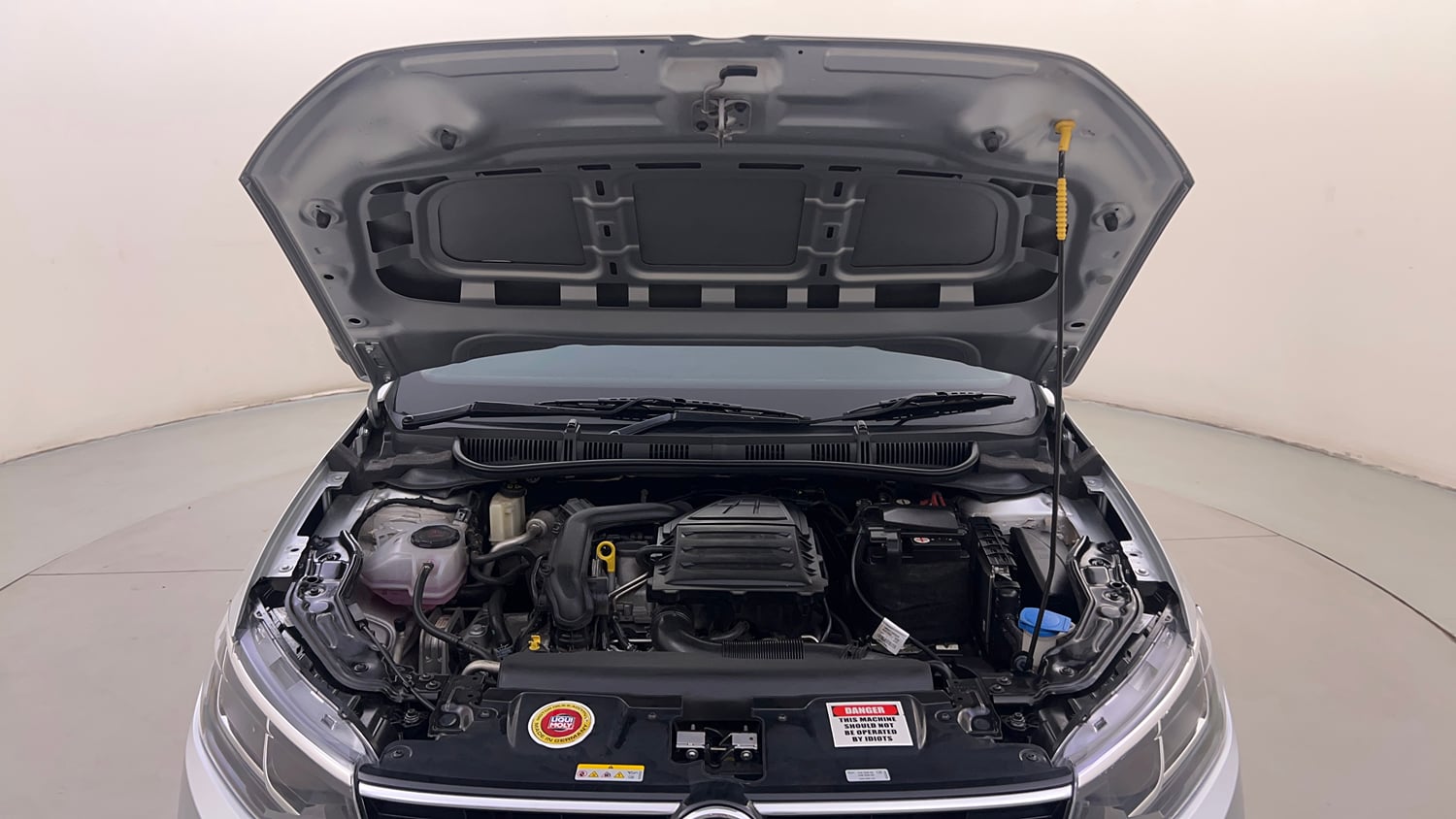 Used 2023 Volkswagen Virtus Highline 1.0 TSI MT Petrol Manual engine ENGINE & BONNET OPEN FRONT VIEW