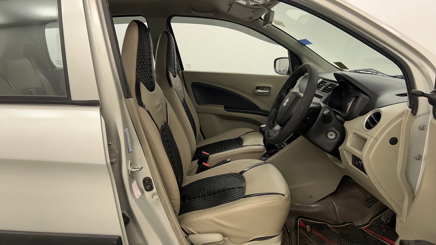 Used 2017 Maruti Suzuki Celerio VXi CNG Cng Manual interior RIGHT SIDE FRONT DOOR CABIN VIEW