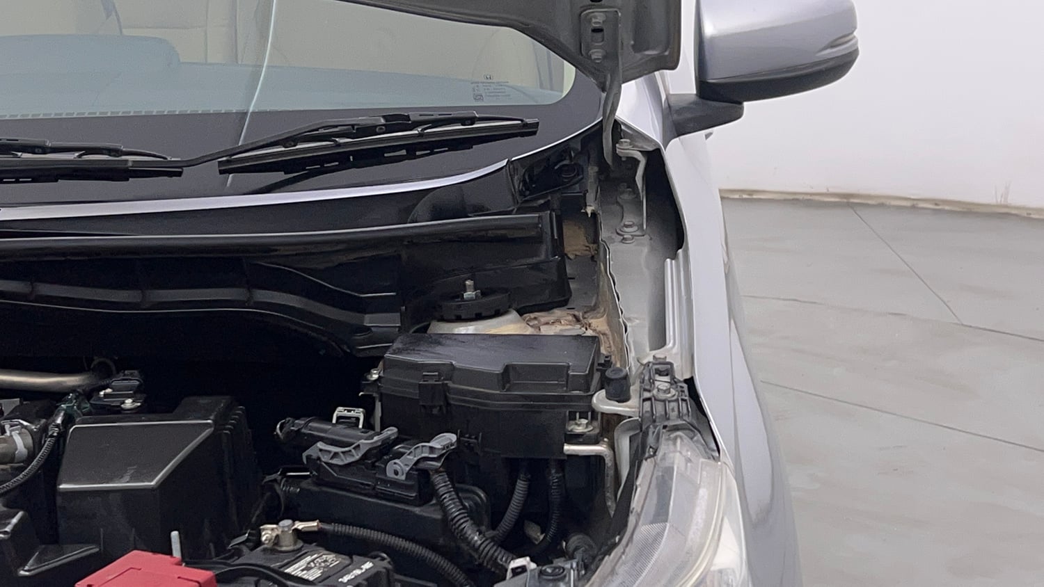 Used 2023 Honda Amaze VX CVT 1.2 Petrol Petrol Automatic engine ENGINE LEFT SIDE HINGE & APRON VIEW