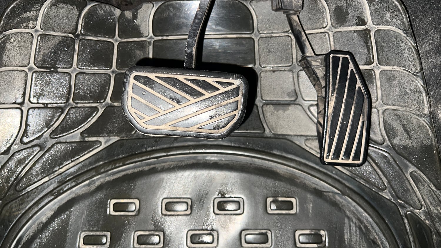 Used 2016 Maruti Suzuki Baleno Delta 1.2 AT Petrol Automatic interior PEDALS VIEW
