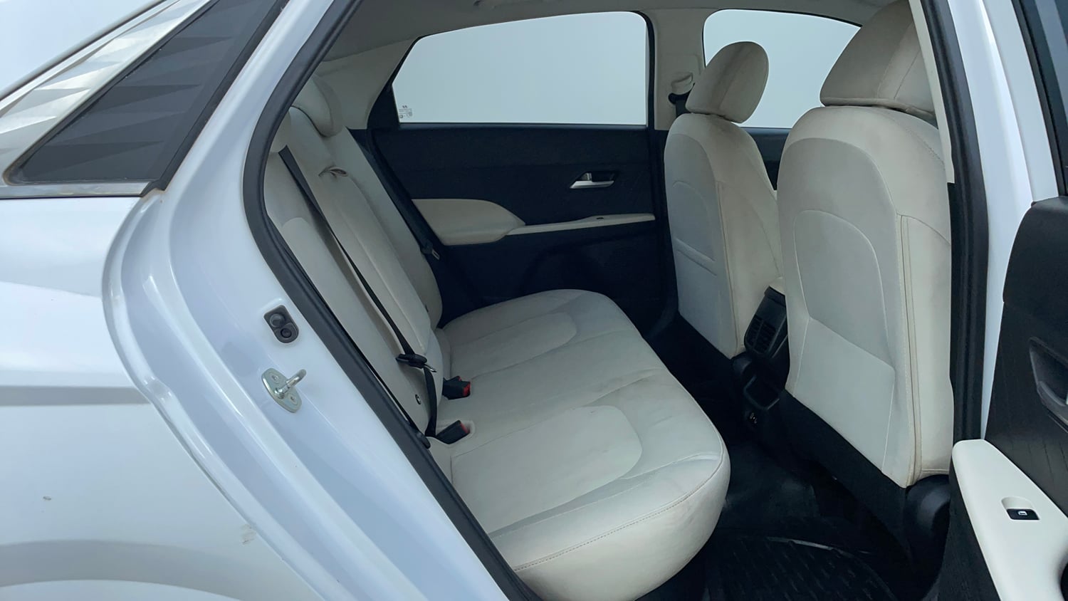 Used 2023 Hyundai Verna SX 1.5 Petrol MT Petrol Manual interior RIGHT SIDE REAR DOOR CABIN VIEW