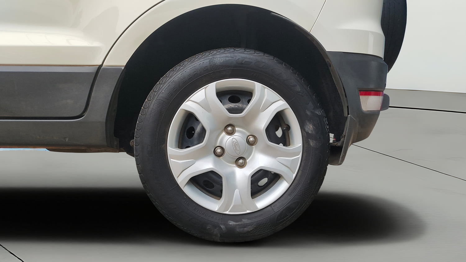 Used 2014 Ford EcoSport Trend 1.5 Ti-VCT Petrol Manual tyres LEFT REAR TYRE RIM VIEW
