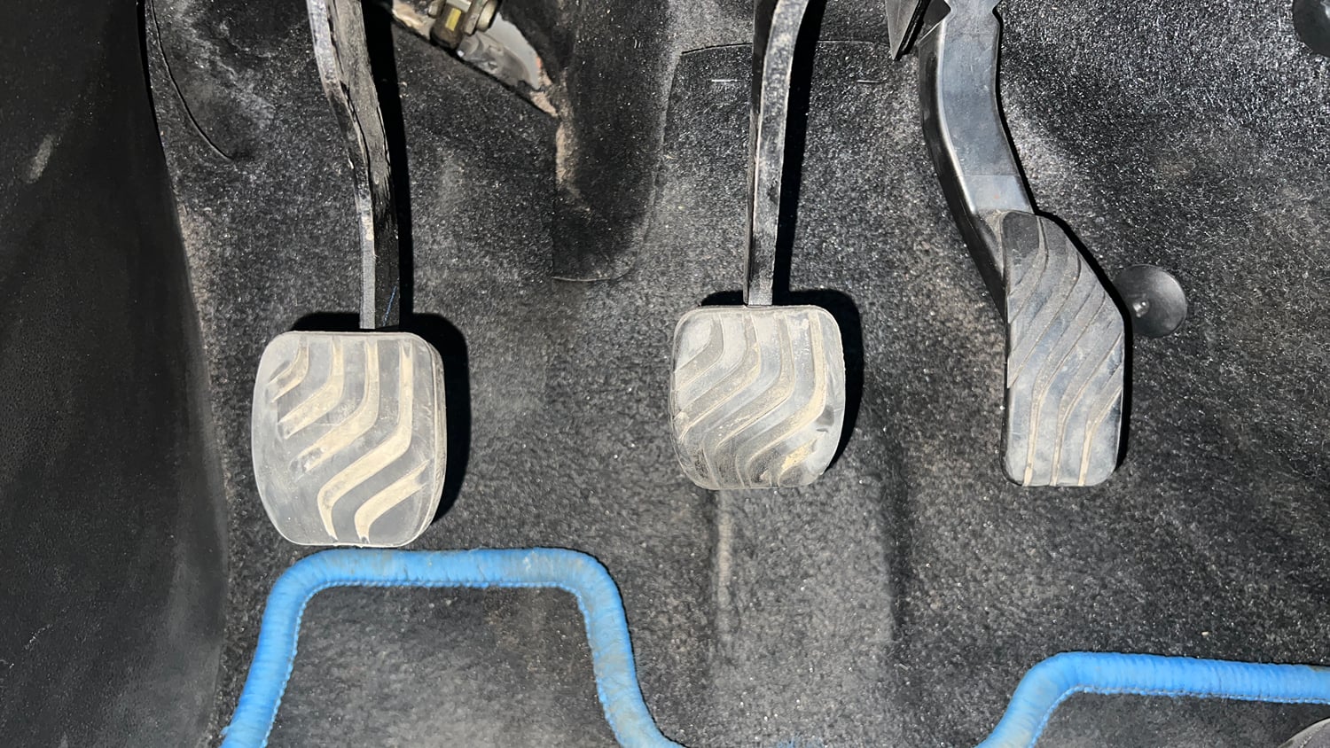 Used 2022 Renault Kiger RXZ 1.0 Turbo MT Petrol Manual interior PEDALS VIEW